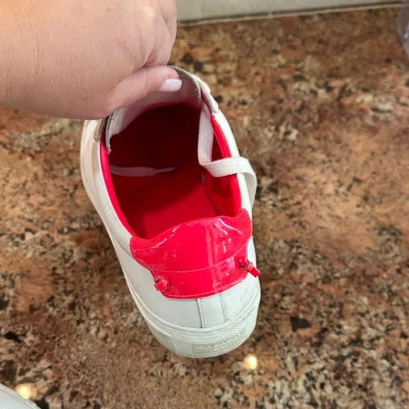 Givenchy White and Pink Lace-Up Sneakers - Picture 9 of 10